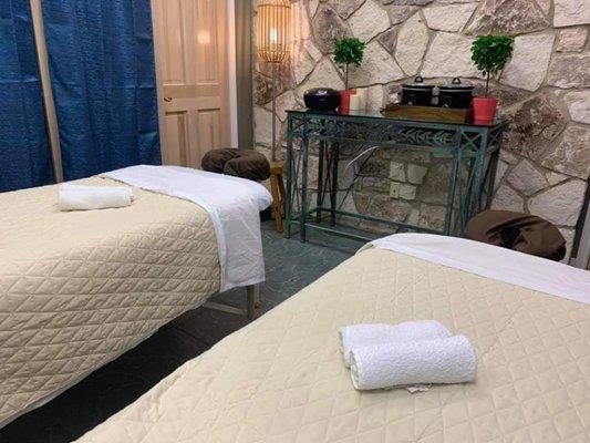 Enjoy a couples massage while in the heart of San Antonio