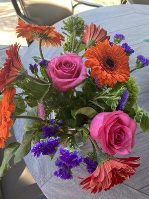 Wilted gerbera daisies and 1/4 the flowers that were ordered.