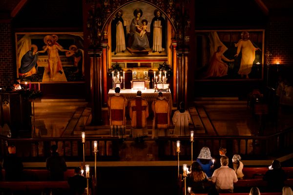 Annual Rorate Mass - Beautiful All-candlelit Mass