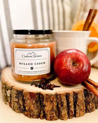 Fresh mulled green apples with a touch of cinnamon, fresh cloves and musk come together to create the perfect Mulled Cider.