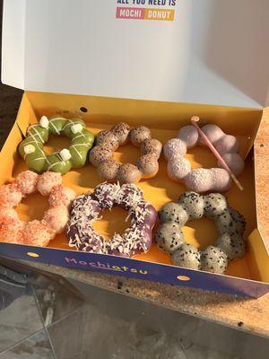 6 pack: matcha, tiramisu, taro, strawberry shortcake, ube, and black sesame