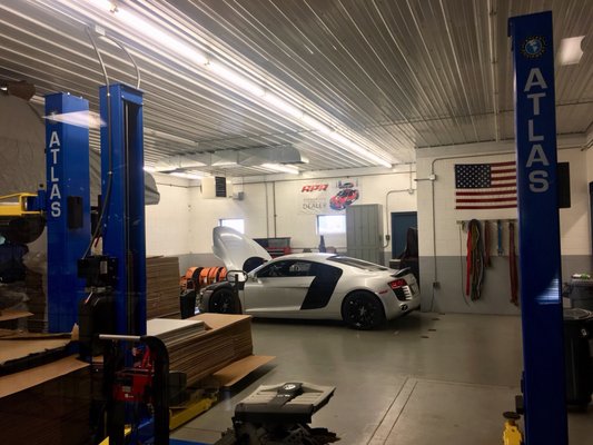 Audi R8 in for service