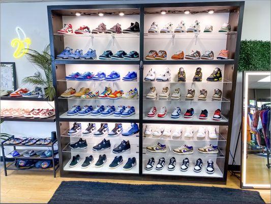 shoe wall