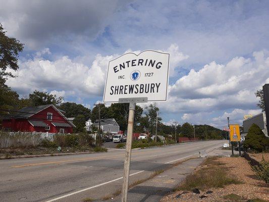 Entering Shrewsbury from Worcester on US 20.