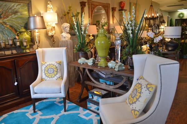 At Flowers & Home you can find a large selection of home décor.