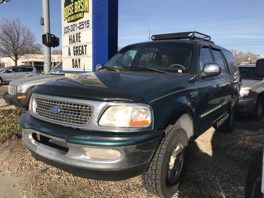 1997 Green Ford Expedition www.boisebasinauto.com Come visit us at 4977 W Fairview Ave (Corner of Fairview and Orchard)