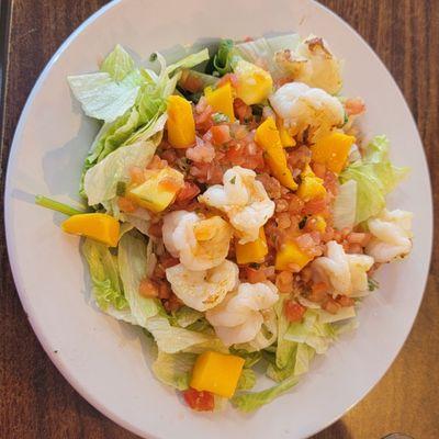 Shrimp salad with mango salsa