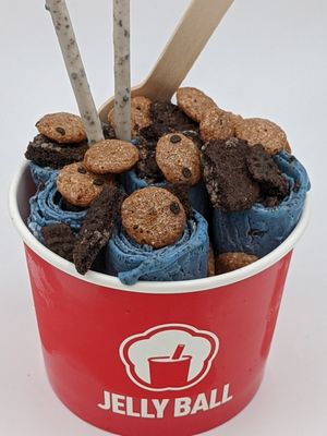 Cookie Monster - blue vanilla with Oreo mixin, topped with more Oreo crumble and Cookie Crisp