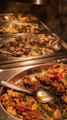 Chicken, clams, beef and garlic bread