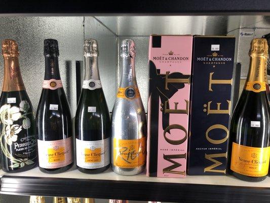 PERRIER JOUËT / MOËT & CHANDON / VEUVE CLICQUOT