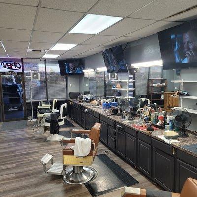 5 BIG TVS WHILE YOU WAIT FOR YOU HAIRCUT