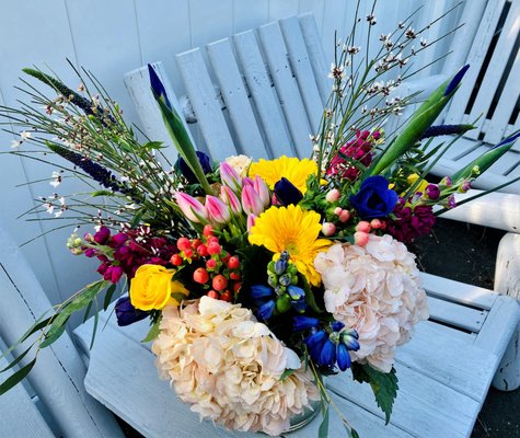 It's almost spring!Celebrate with colorful spring flowers.