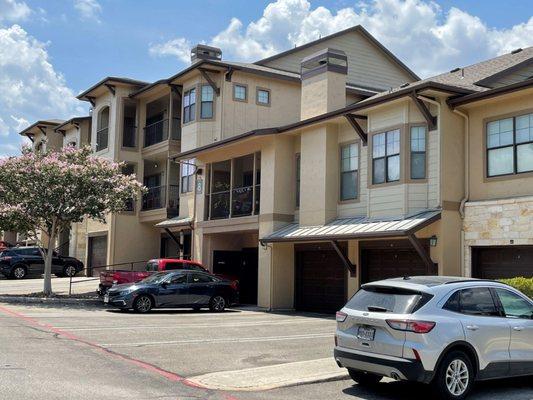 Vista Ridge Apartments in San Antonio, TX, offering 1, 2 and 3 bedroom apartments for rent in San Antonio