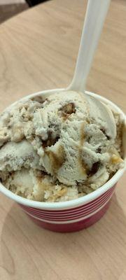 Praline pecan ice cream