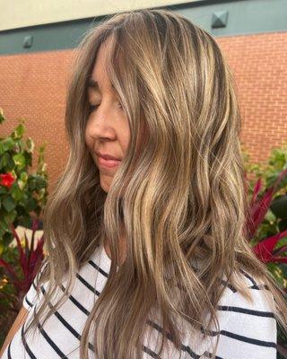 Foilayage (mix of highlights and balayage)