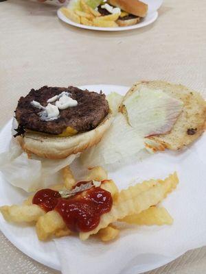 Delicious burgers and French fries made for lunch !!!