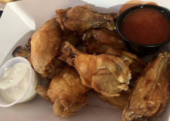 Deep fried crispy chicken wings. Many sides to choose from.