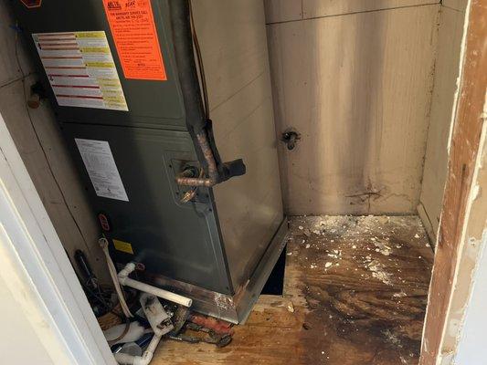 The company that installed new air handler blocked water heater forcing home owner to pay more to replace water heater