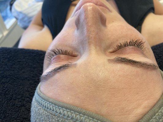 Natural classic lashes