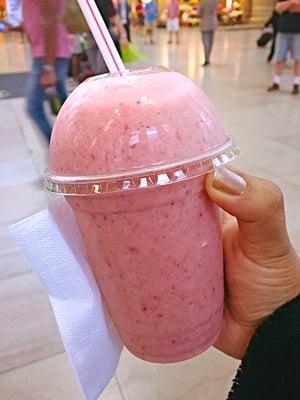 Banana strawberry smoothie. Meh!