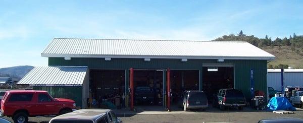 amsoil service synthetic motor oil gear oil transmission fluid clutches roseburg Oregon 97470