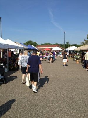 Great farmers market in the ymca parking lot