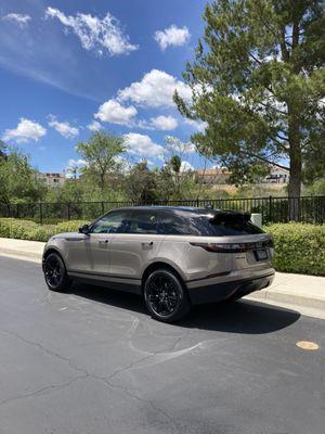 Check out all the reflections on this Range Rover SUV! Proper maintenance really shows.