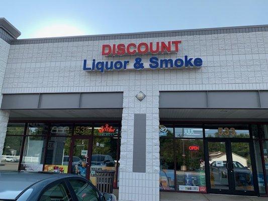 Discount Liquor and Smoke