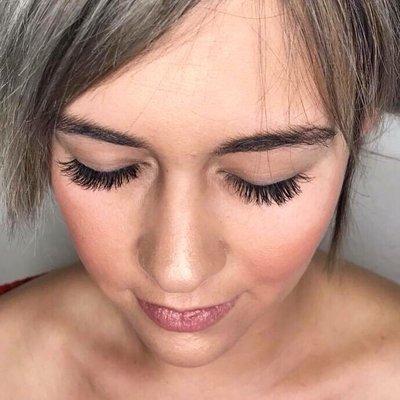 Full set of lash extensions