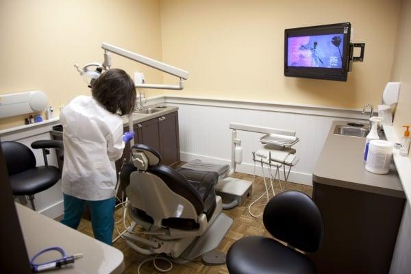 Friendly Dental of Mooresville patient room picture.