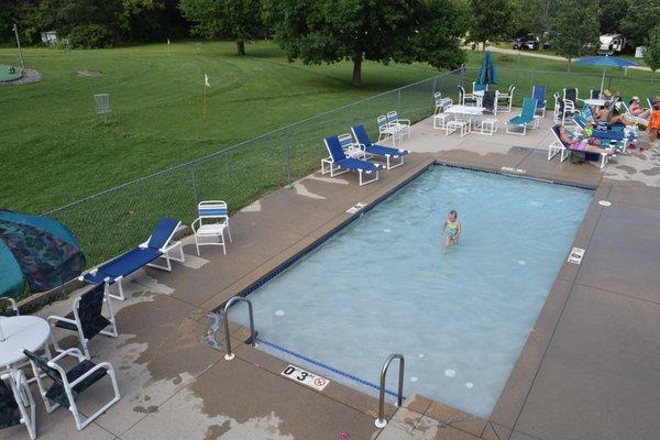 Nice child wading pool also.