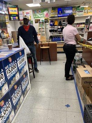 People without mask inside the store