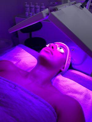 LED to stimulate collagen production and soothe inflammation. Book by choosing our Customized LED Facial