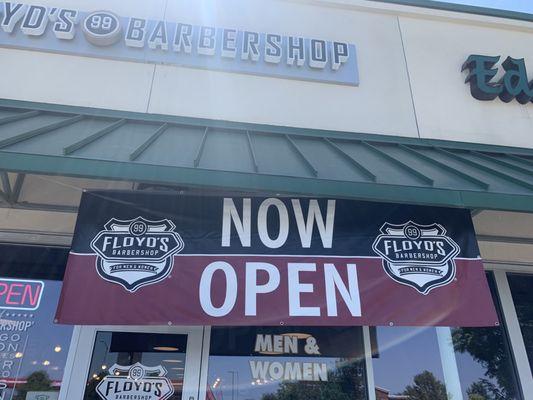 Floyd's 99 Barbershop