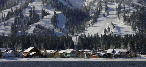 Skiing, snowboarding, eagle viewing, off road snow play and visiting the zoo are just some of the unique winter activities in Big Bear Lake.