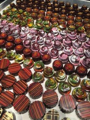 Daniela has finished up some hand painted truffles. They are just beautiful !