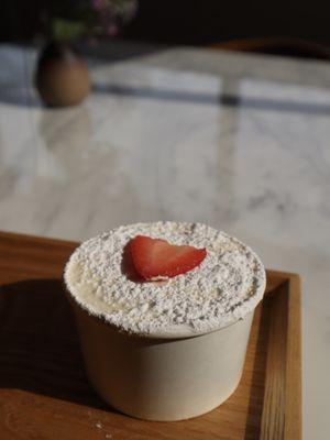 Strawberry Tiramisu @tiffhuangry