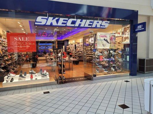 SKECHERS Retail