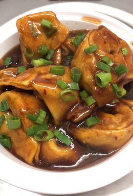 Fried Golden Wontons in hot garlic sauce