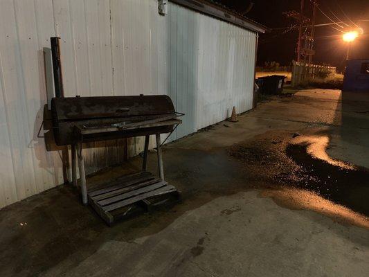 Grease trap bins and BBQ grills that smell like putrid vomit are another sign it's a dump