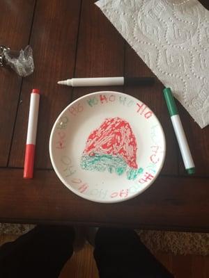 My 1 cookie size plate w/3 markers, red,green,black(the black has no ink in it).Look what the oven did to the markers.