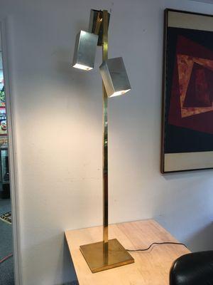 Beautiful Koch and Lowy vintage brass pole lamp.