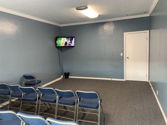 Event Studio: 20 Folding chairs, blue walls, 40" Roku Smart tv