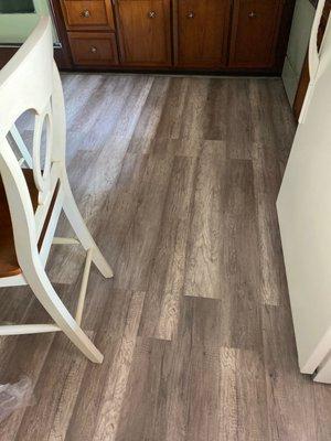 Laminated waterproof flooring