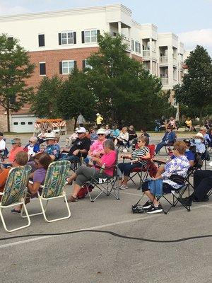 Large crowd for Ice Cream and Jamz. The Carillon of Naperville