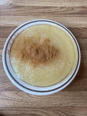 Apple sauce with cinnamon