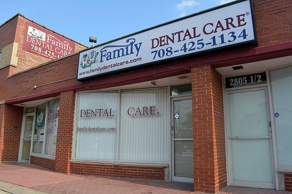 Family Dental Care in Evergreen Park, IL across from Little Company of Mary Hospital