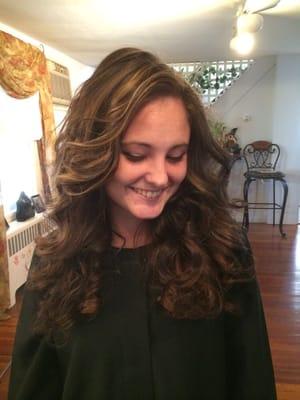 Highlights lowlights curl cut