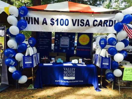 People were coming up to this booth asking where we had the $100 Visa Card sign made because it popped so well at the event.