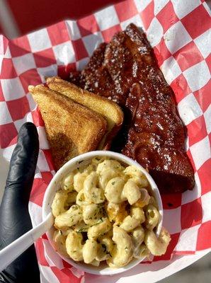 Smoked pork steak, Mac & cheese w/ Texas toast